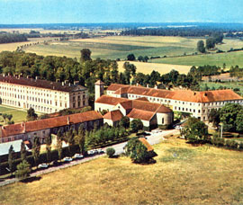 Vista parcial de la Abad�a del C�ster